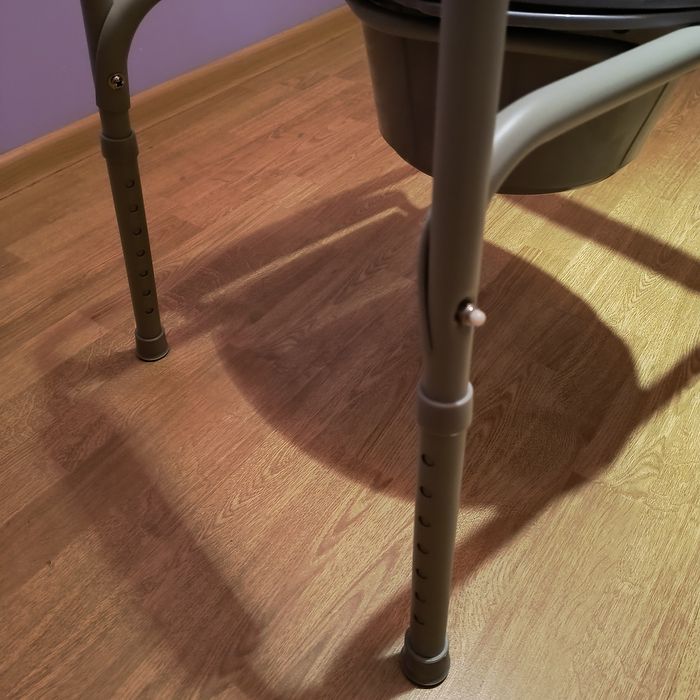 Krzesełko toaletowe