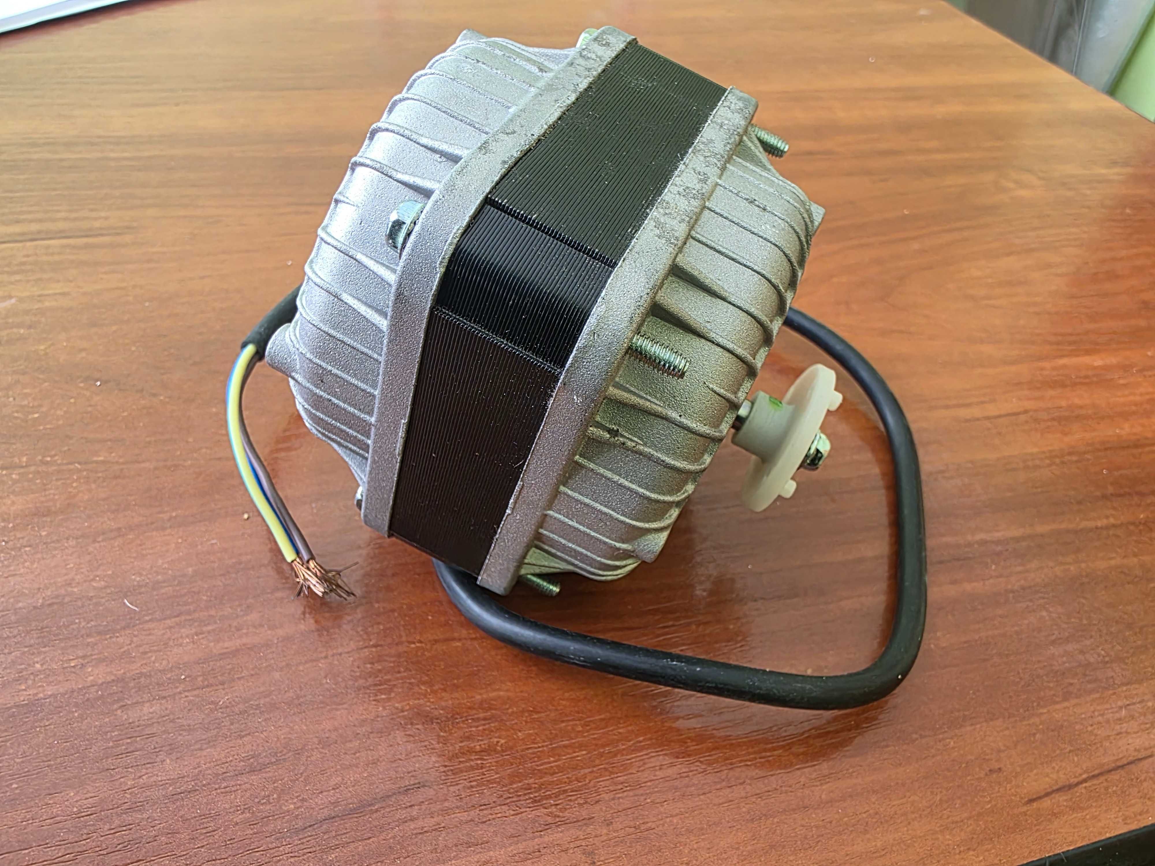 Двигуни 7W на вентелятор в холодильну шафу морозильну камеру  YZF 7-20