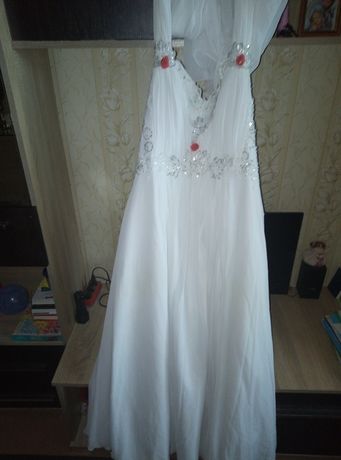 Продам весільне плаття на пишнішу наречену
