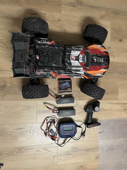 Arrma Kraton 8s.