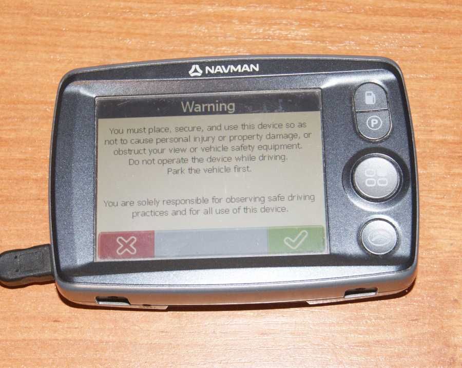 Stara Nawigacja Navman F20 sprawna z ładowarką
