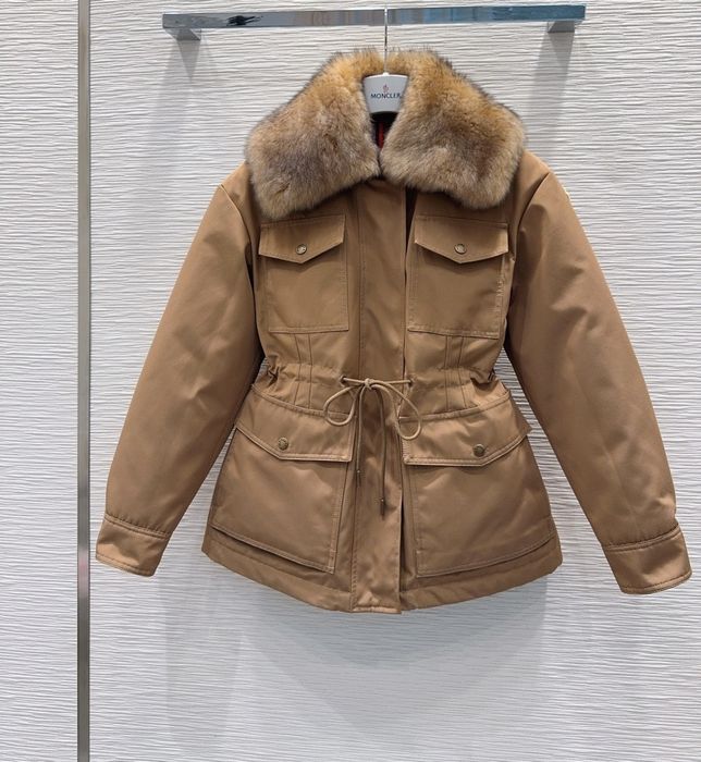 Moncler kurtka puchowa z odpinanym futrem