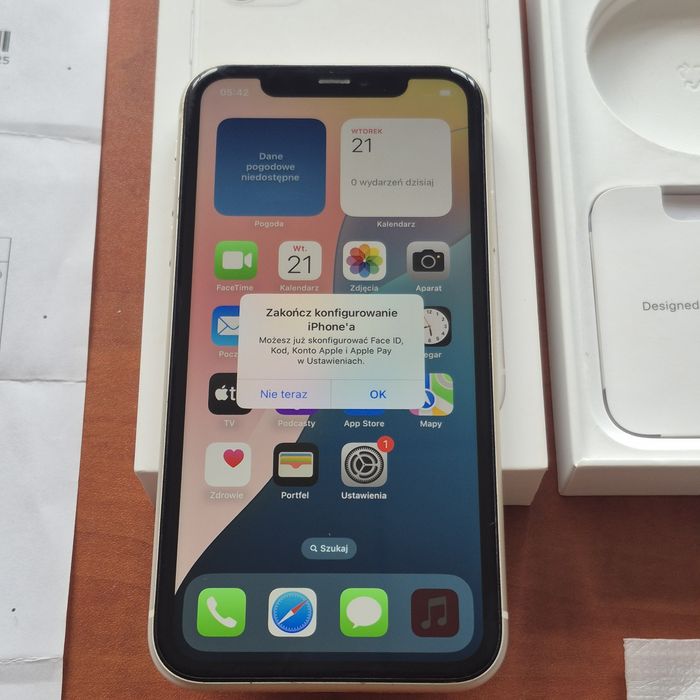 iPhone 11 128GB bialy stan idealny  bateria 84%