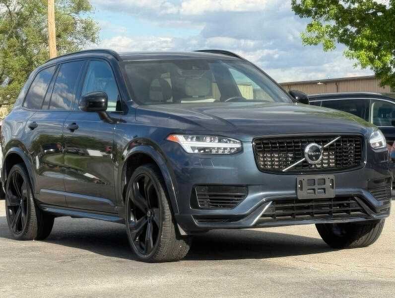 2022 Volvo XC90 Recharge T8 R-Design