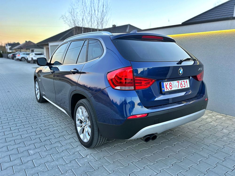 BMW X1 z 2012r • 2.0 benzyna • xDrive • Automat * Skóry • Panorama •