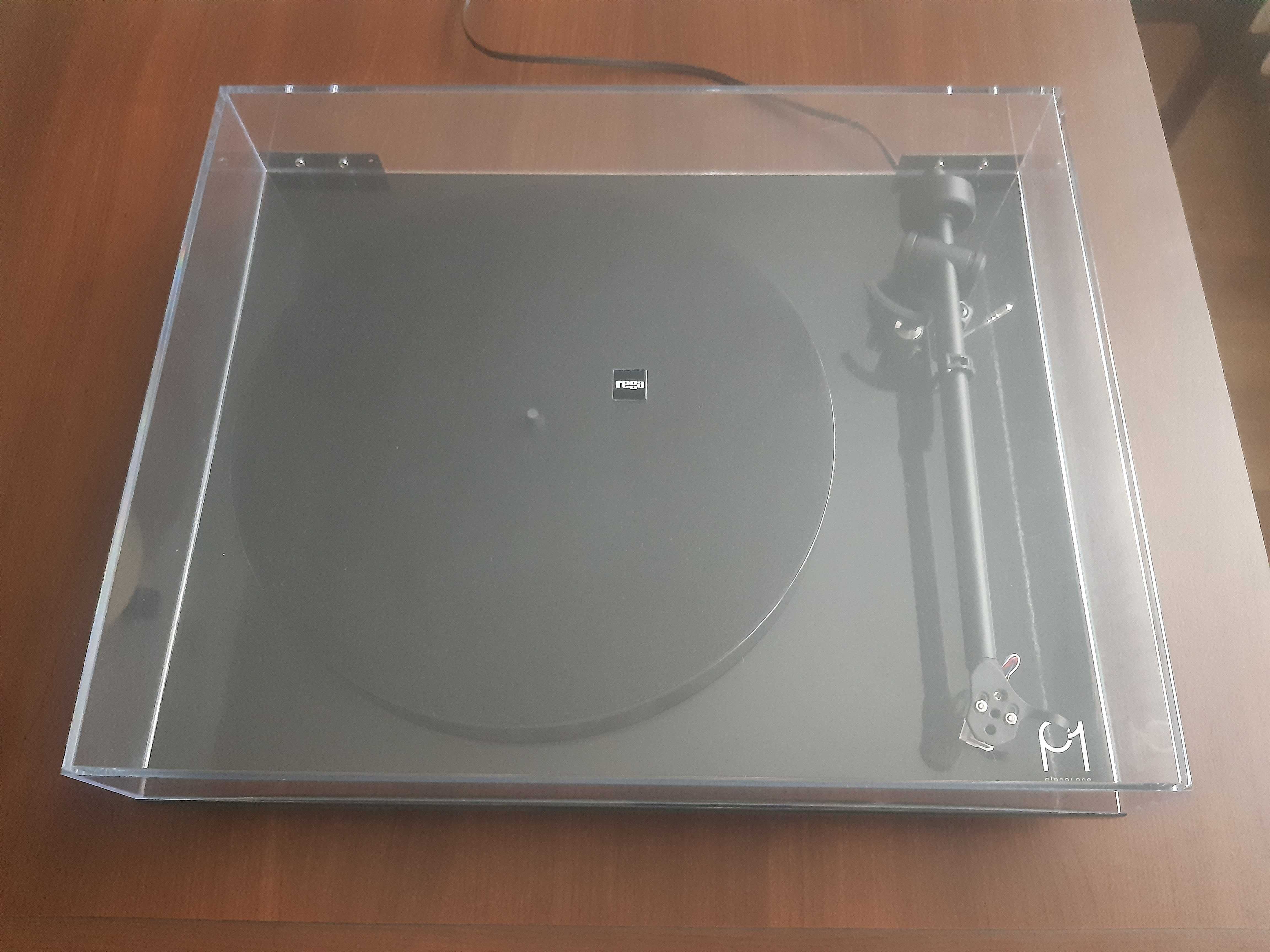 Gramofon Rega Planar P1