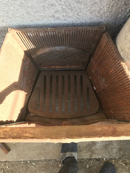 Камин чугунный литой