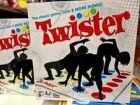 Gra rodzinna Twister _ nowa zabawa