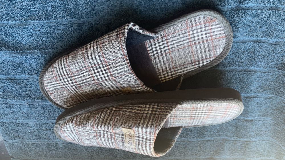 Нові чоловічі домашні капці. Теплі. Розмір 43.