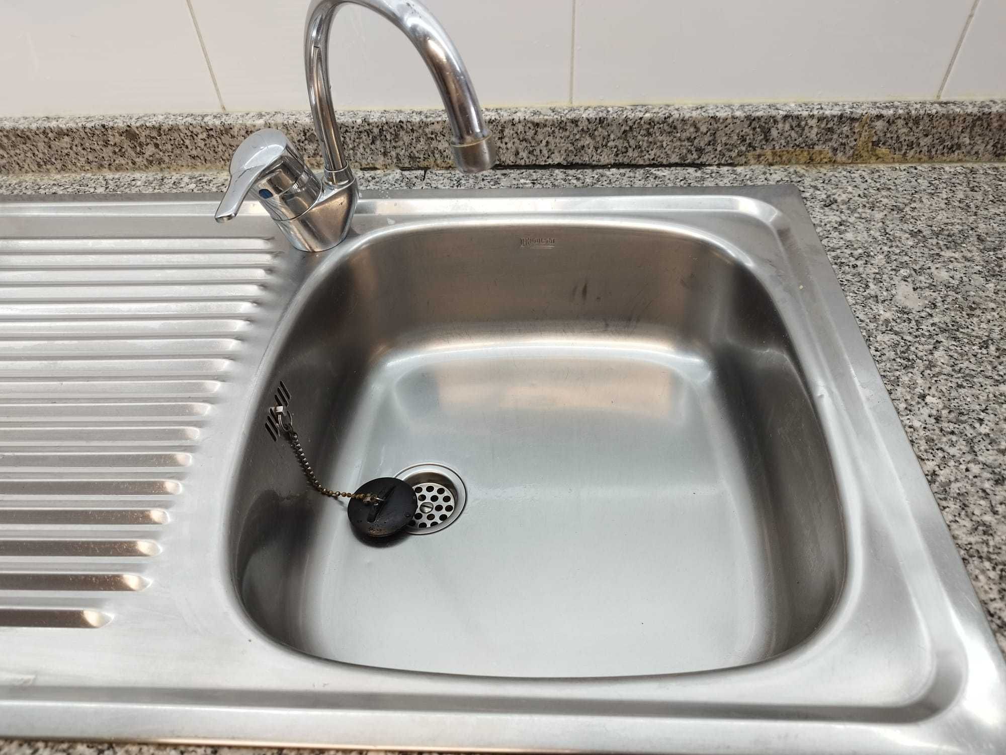 Móvel cozinha com mármore