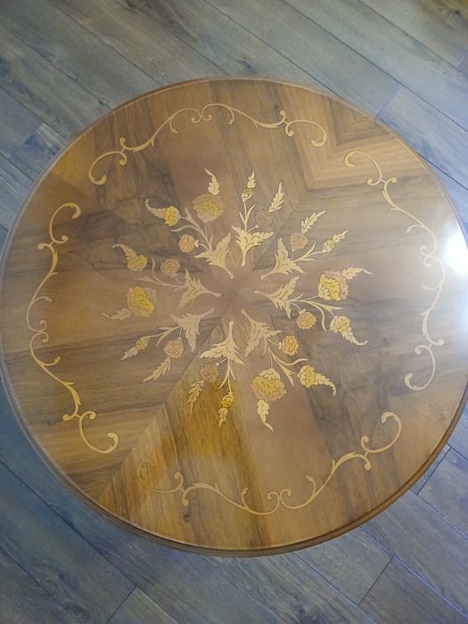 Столик дерево , ротанг