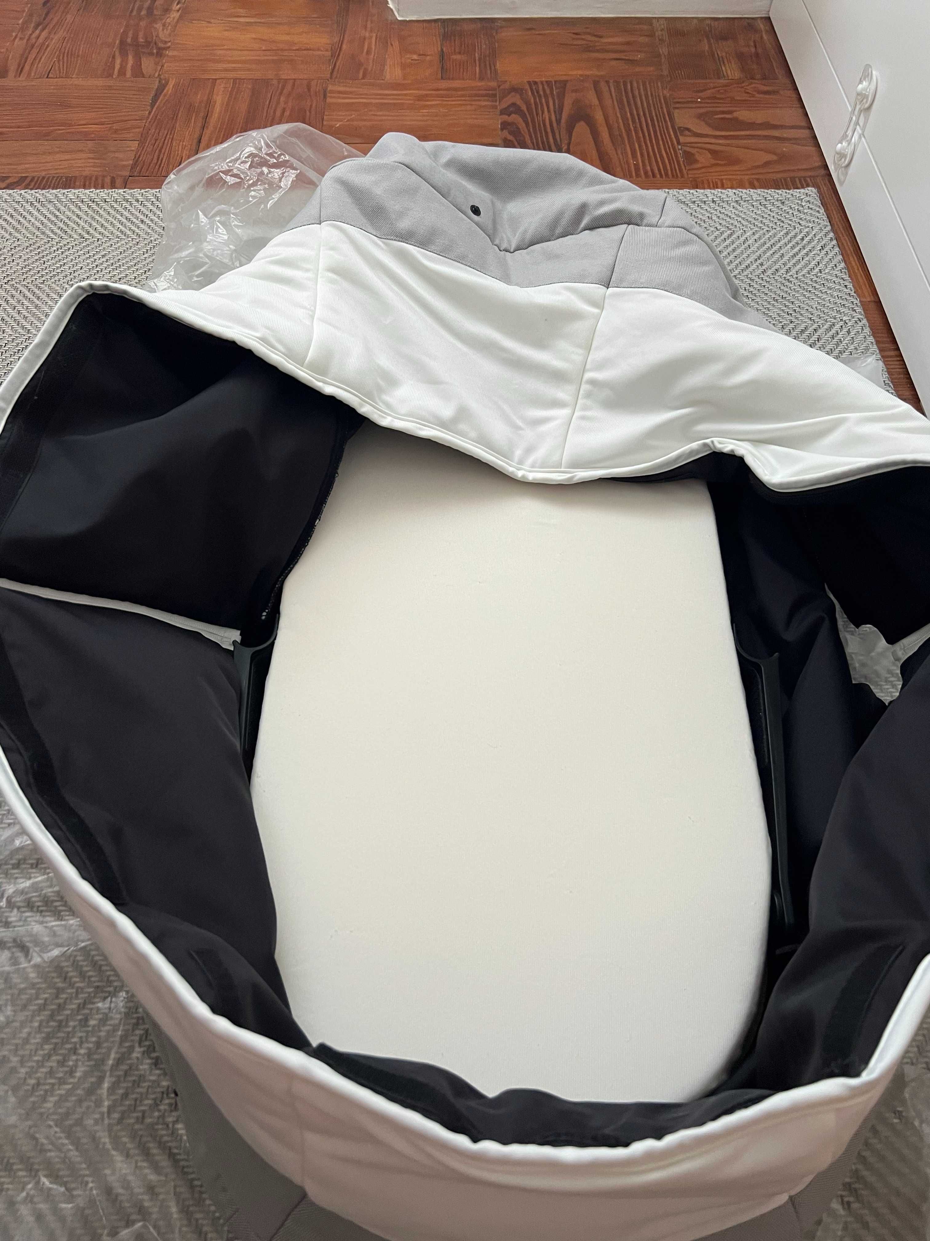 Carrinho de bebé Cybex 3 em 1 – EOS LUX + ATON B2