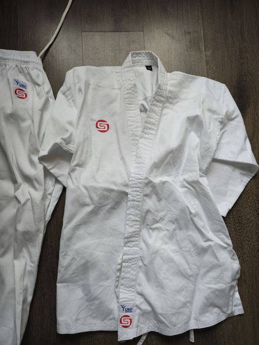 Продам кімоно для карате 150 см.нове