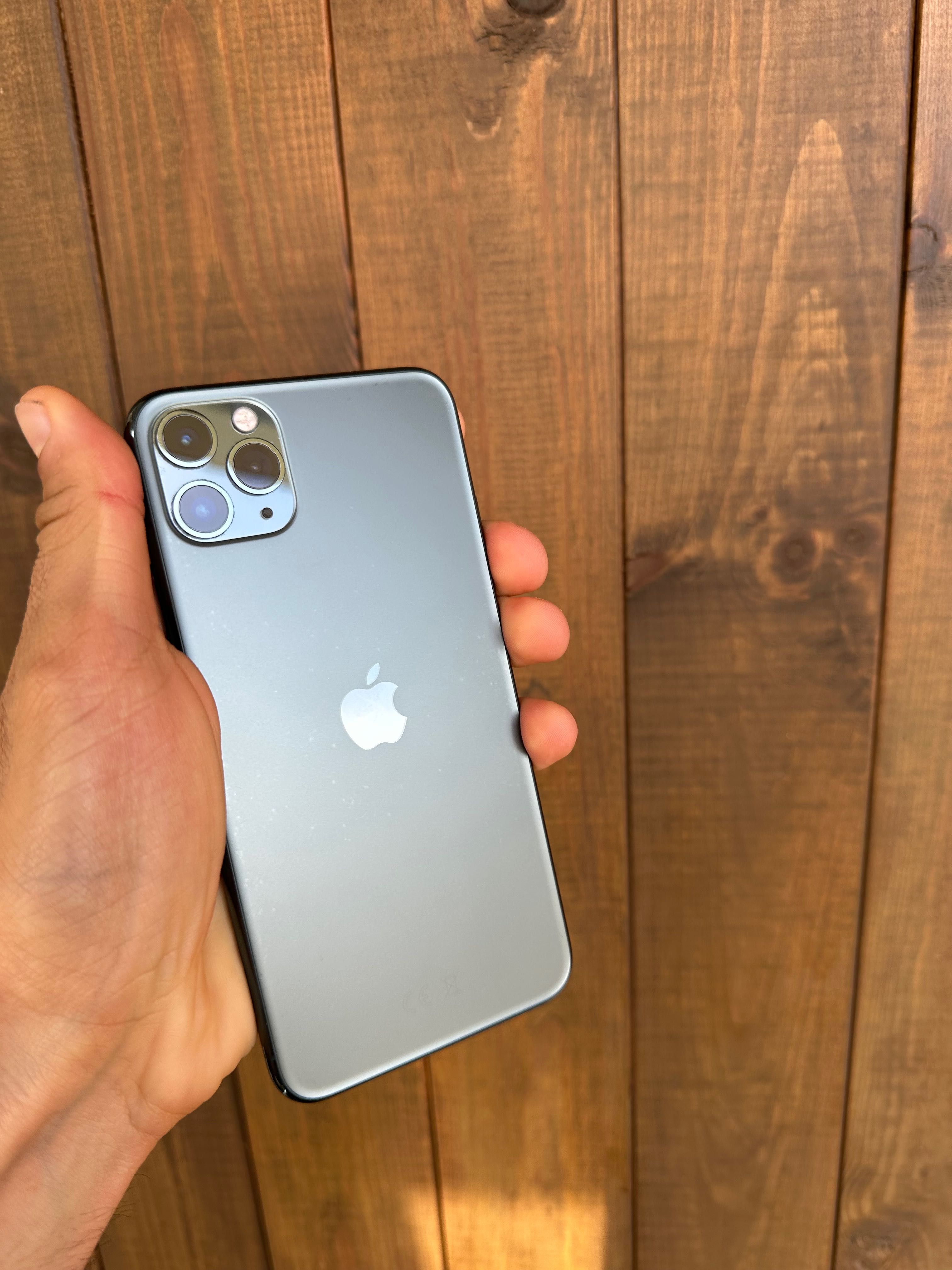 iPhone 11 pro max 256Gb 100% battery