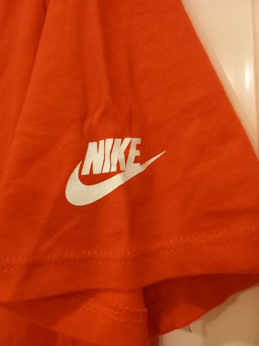 T shirt nike encarnada tam 13/15  anos