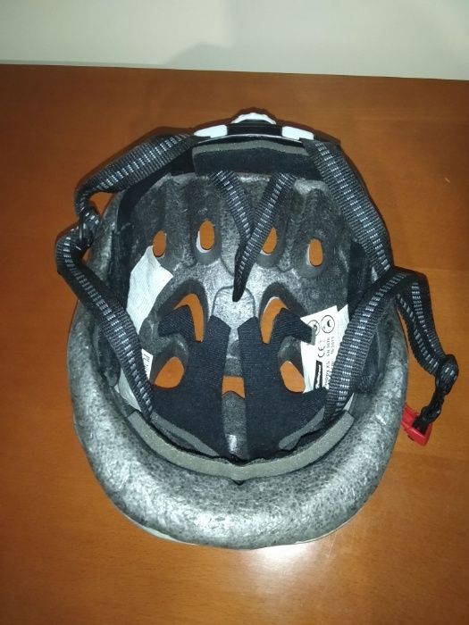 Capacete de bicicleta de menina