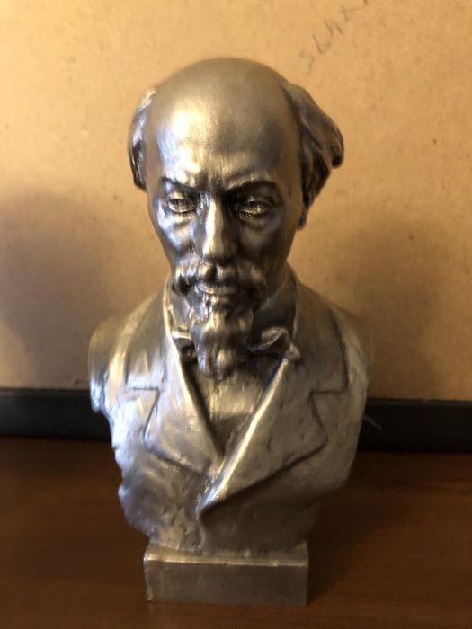 Коллекция бюсты и фигурки