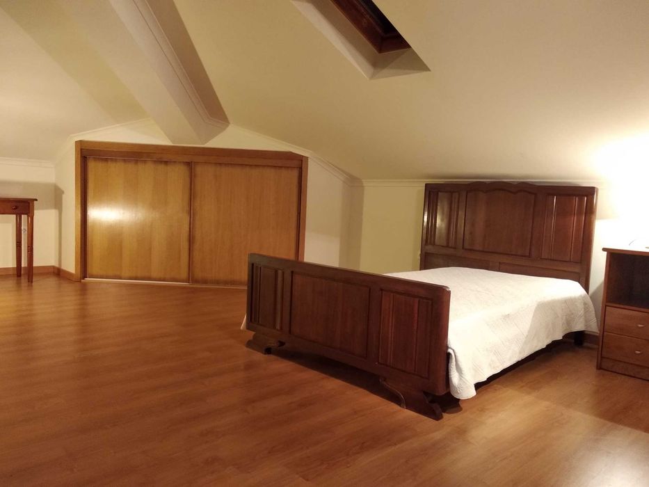 Quarto em Póvoa de Penafirme - para senhora