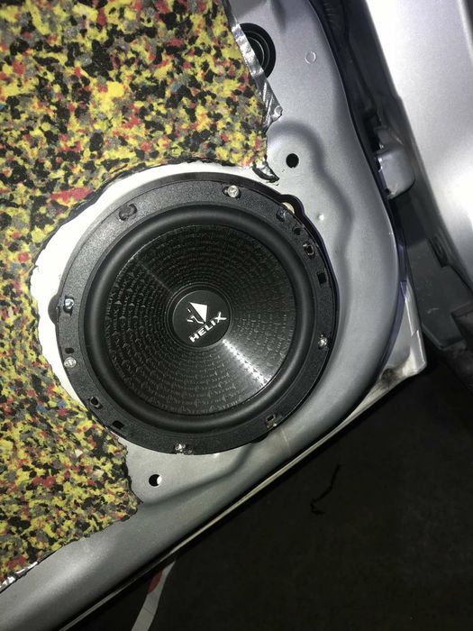 Подиумы под динамики на Suzuki Grand Vitara / SX4 / Swift / Jimny