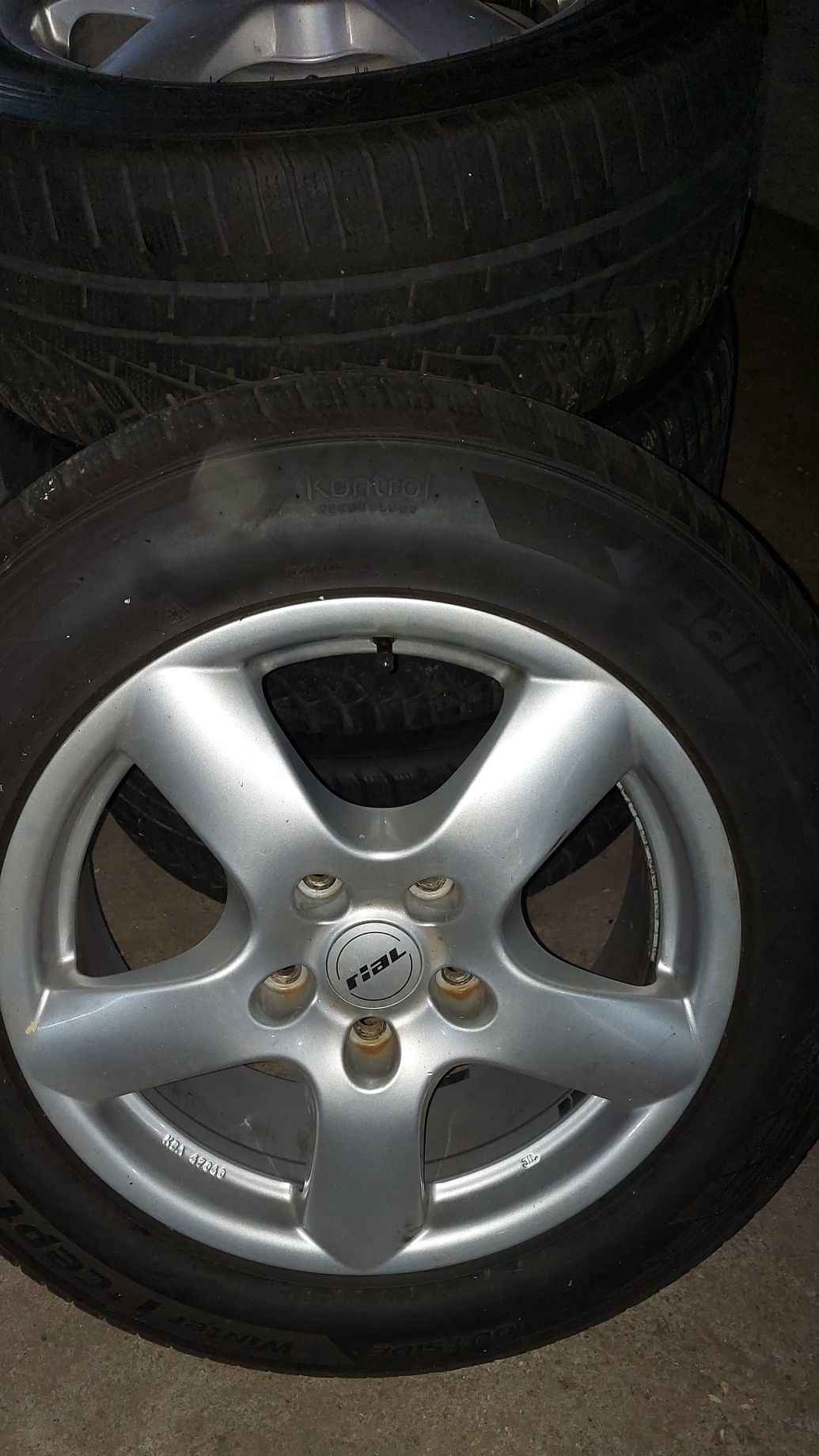 Sprzedam felgi widoczne na zadjęciach wraz z oponami 255/55 r18