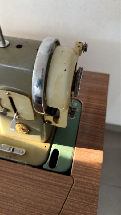 Maquina de costura Alfa