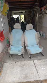 Komplet foteli do Fiata Idea 2004 rok