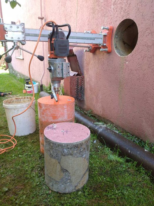 Алмазне свердління (буріння) отворів в бетоні та цеглі