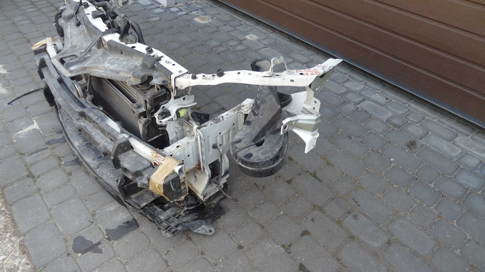 Auris II 12-18  belka zderzaka pas przedni chłodnica komplet 1.6 D4D
