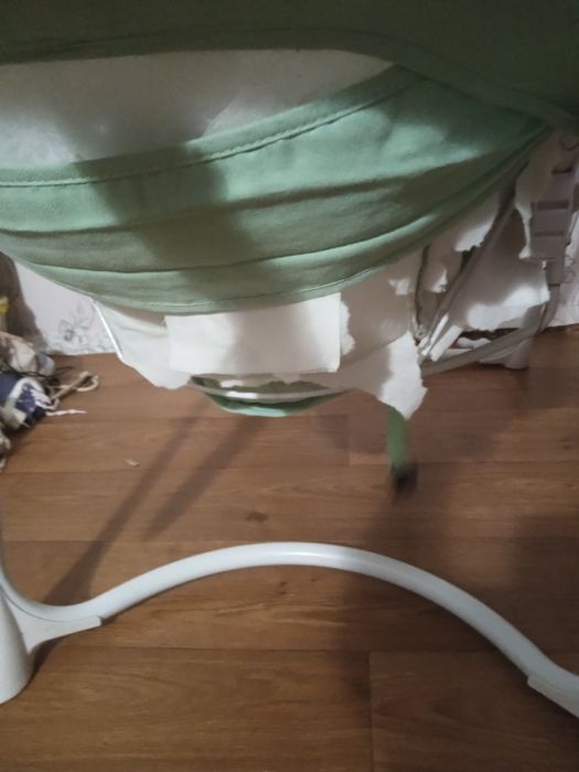 За 200 грн відам Колиска качелька продам терміново