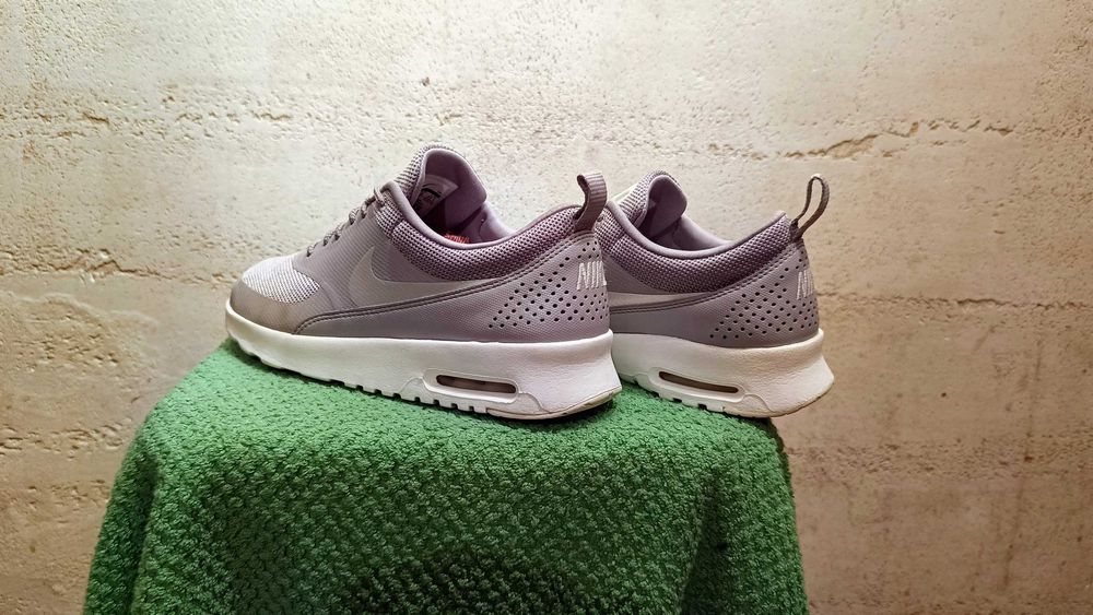 Sneakersy NIKE AIR MAX THEEA r.40 stan bardzo dobry