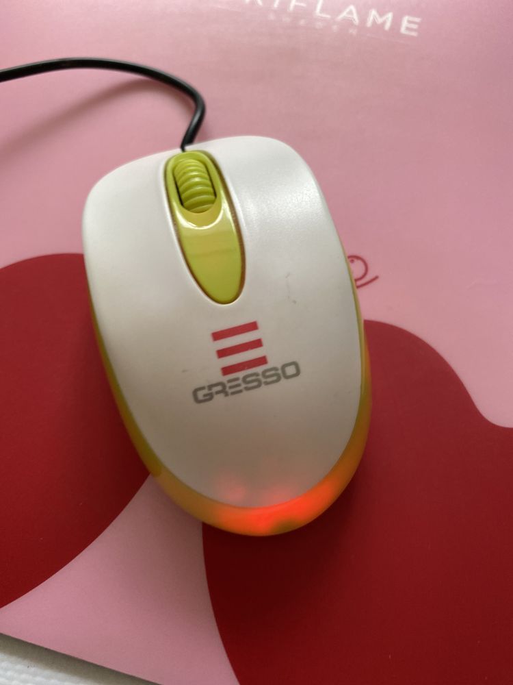 Оптична мишка для комп’ютера Gresso і килимок Лотом