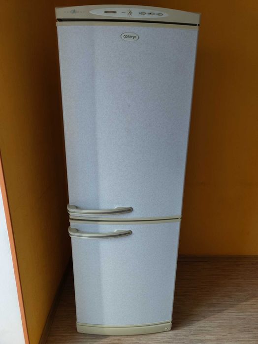 Двокомпресорний холодильник | Gorenje K33/2HYLB | морозилка працює