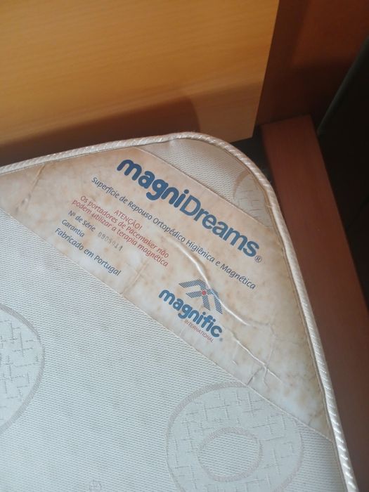 Colchão de casal, marca magnific