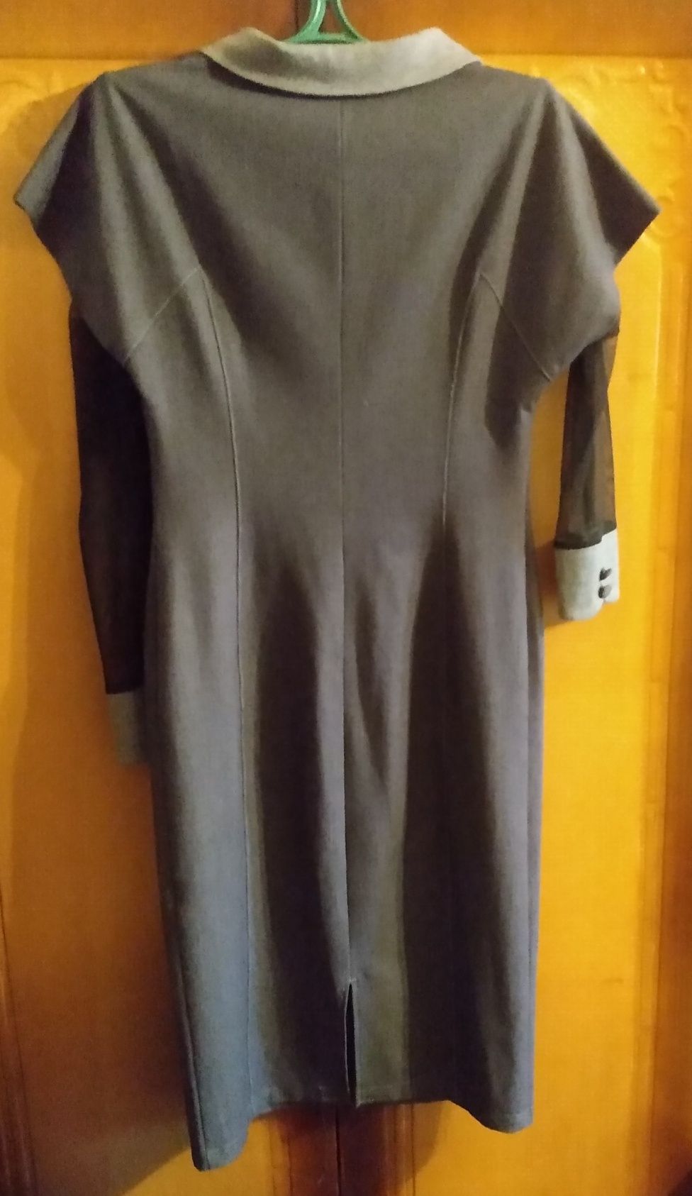 Стильное деловое платье (+блуза) шерсть 48 размер