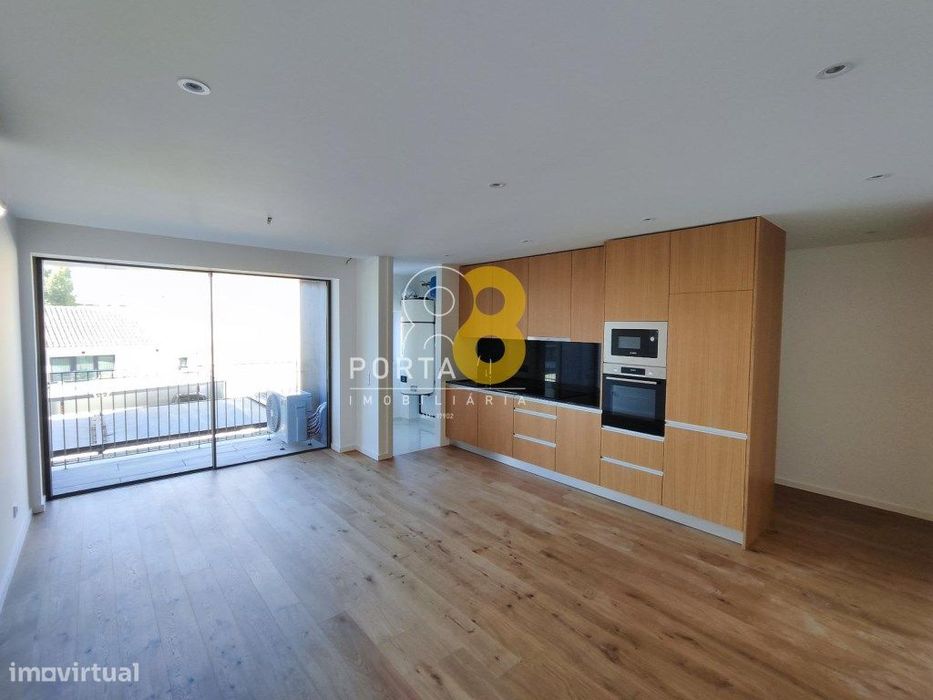 Apartamento T2, em edifício novo junto ao parque da cidade