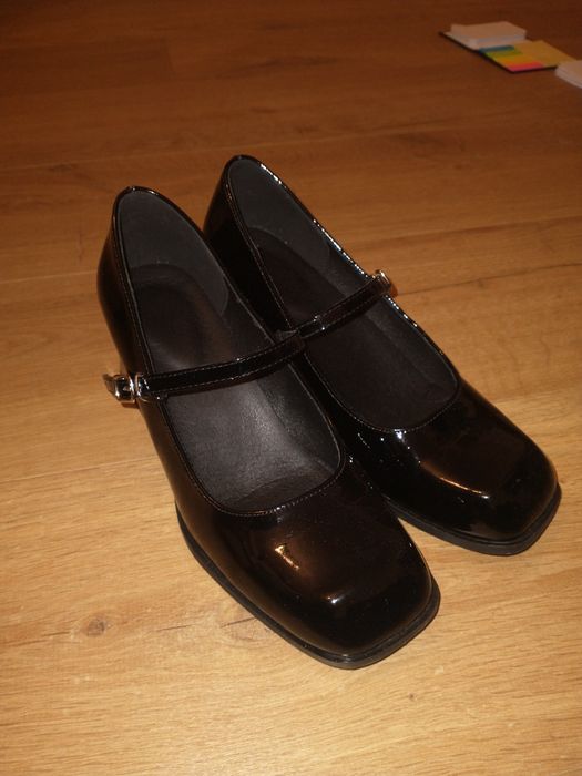 Lakierki nowe nieużywane pantofle