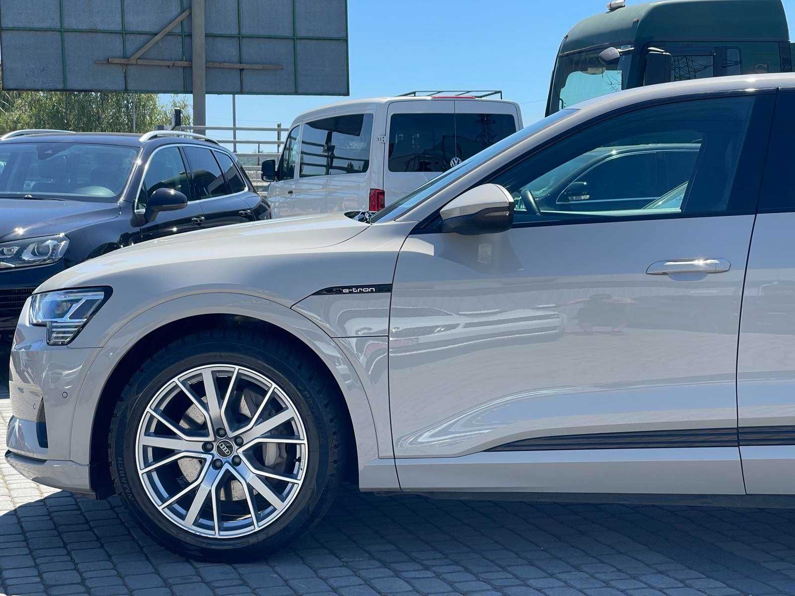 Audi E tron S line