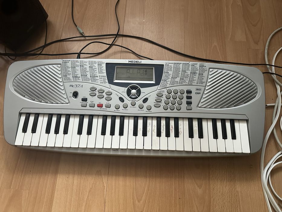 Синтезатор піаніно фортепіано в комплекті сумка