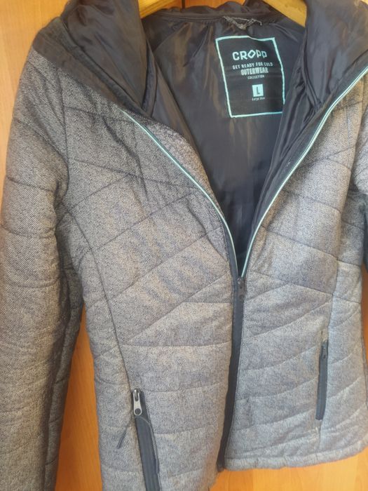 Жіноча весняна куртка