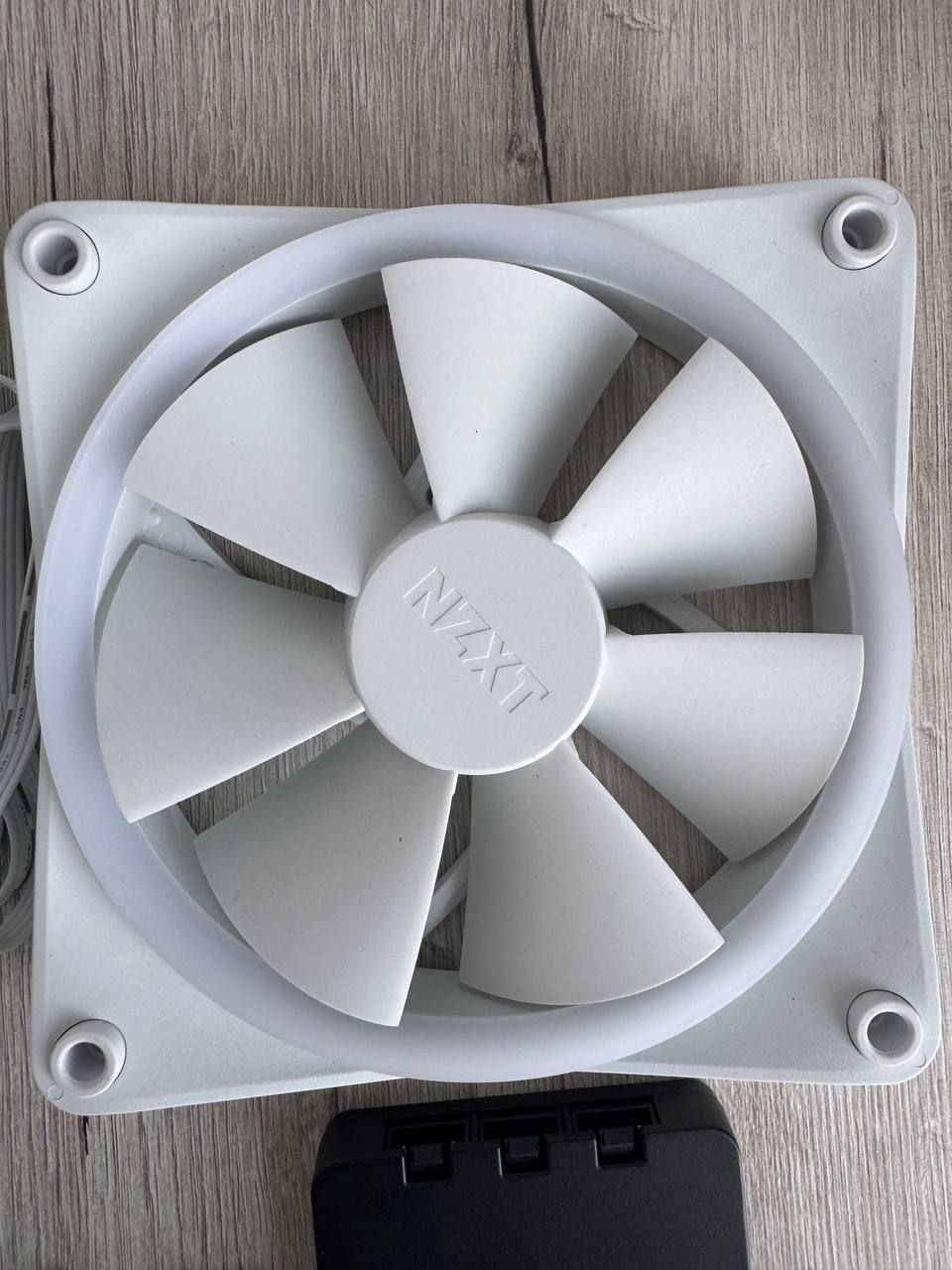 Вентилятор NZXT F120 RGB Core 120мм, білий (RF-R12TF-W1)