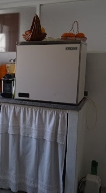 Frigirifico pequeno antigo, marca Frilux