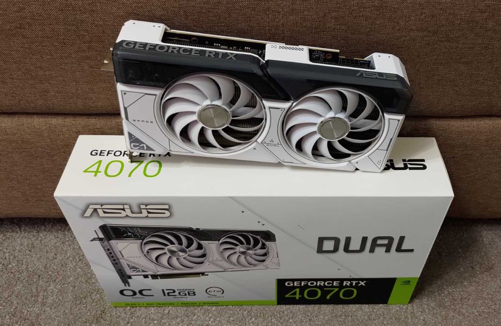 Відеокарта RTX 4070 ASUS Dual White OC Edition 12GB GDDR6X НА ГАРАНТІЇ