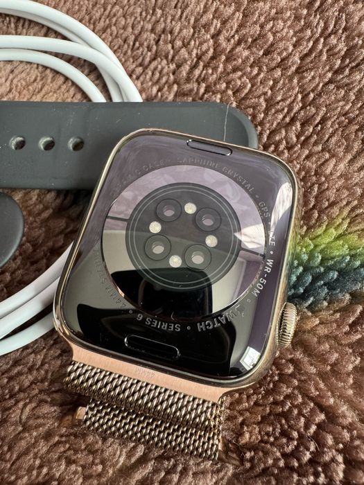 Apple Watch Series 6 GPS + Cellular 44mm Gold Stainless Steel Case