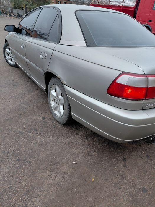 Продам Opel Omega b 2002 рік 2,2 газ/бензин