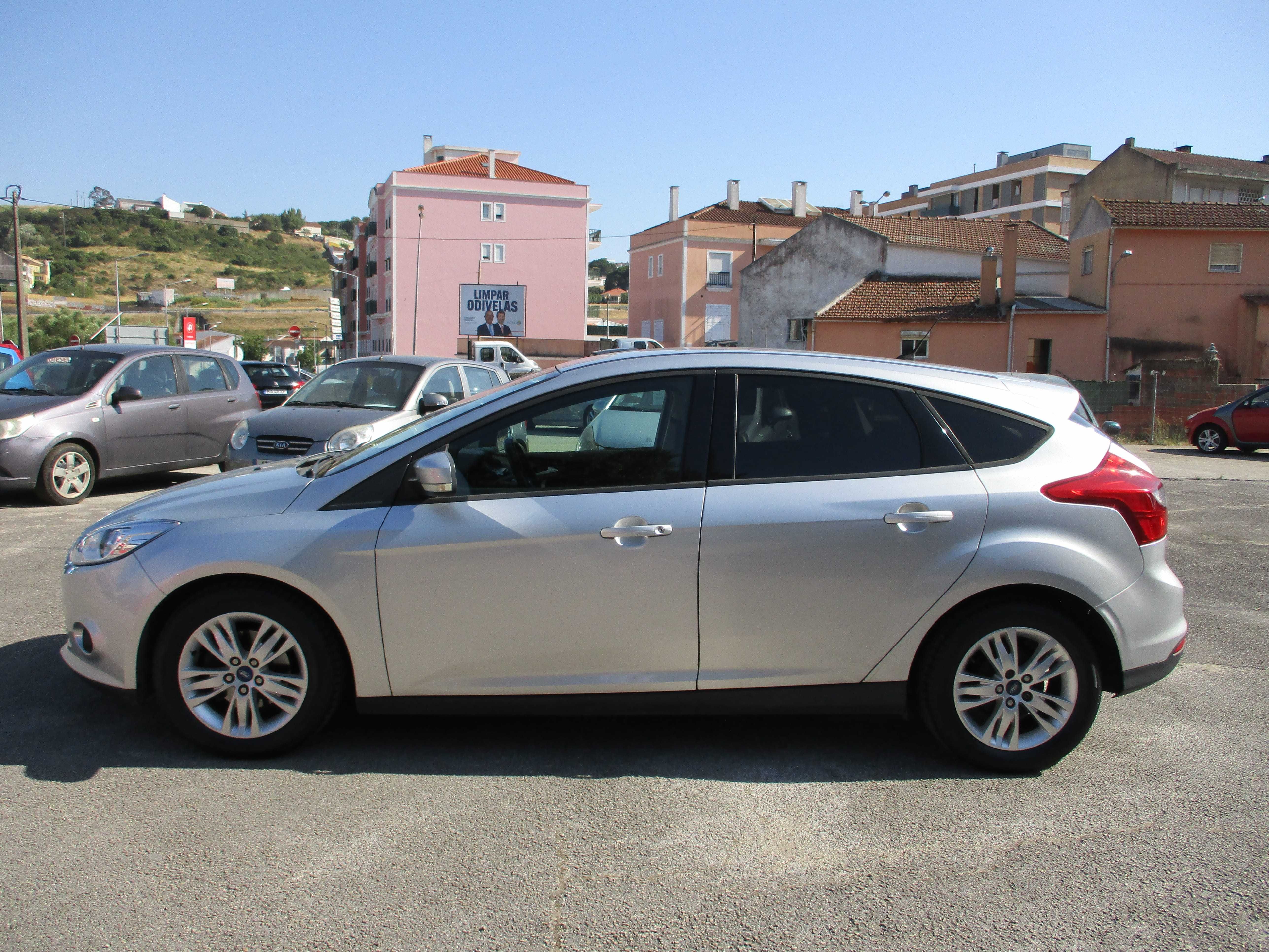 FORD FOCUS 1.6 TDCI COM REVISAO E GARANTIA