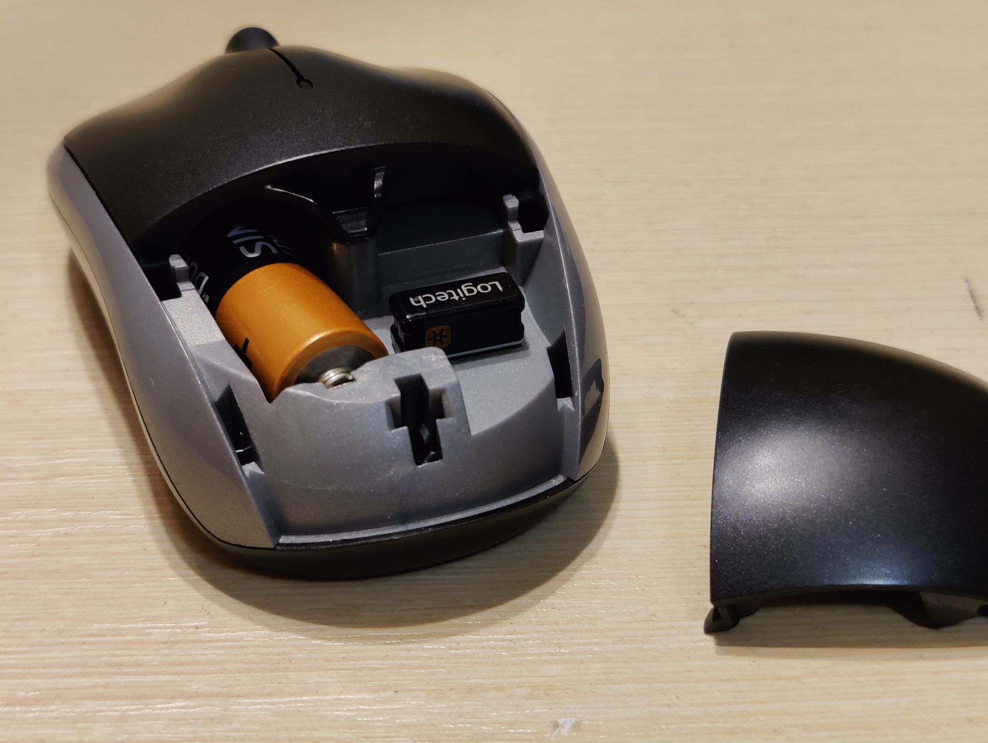 Беспроводная мышка Logitech M215