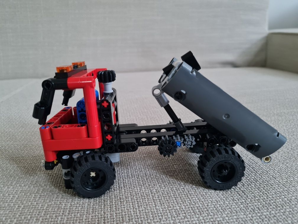 Lego Technic 42084 (2 w 1 )
