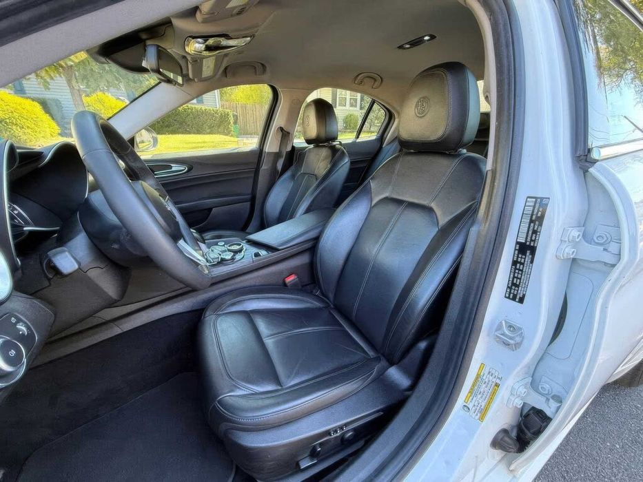 Alfa Romeo Giulia      2018