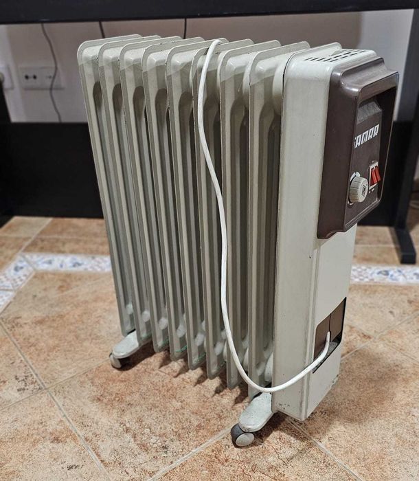 Aquecedor a Óleo da Marca SAMAR