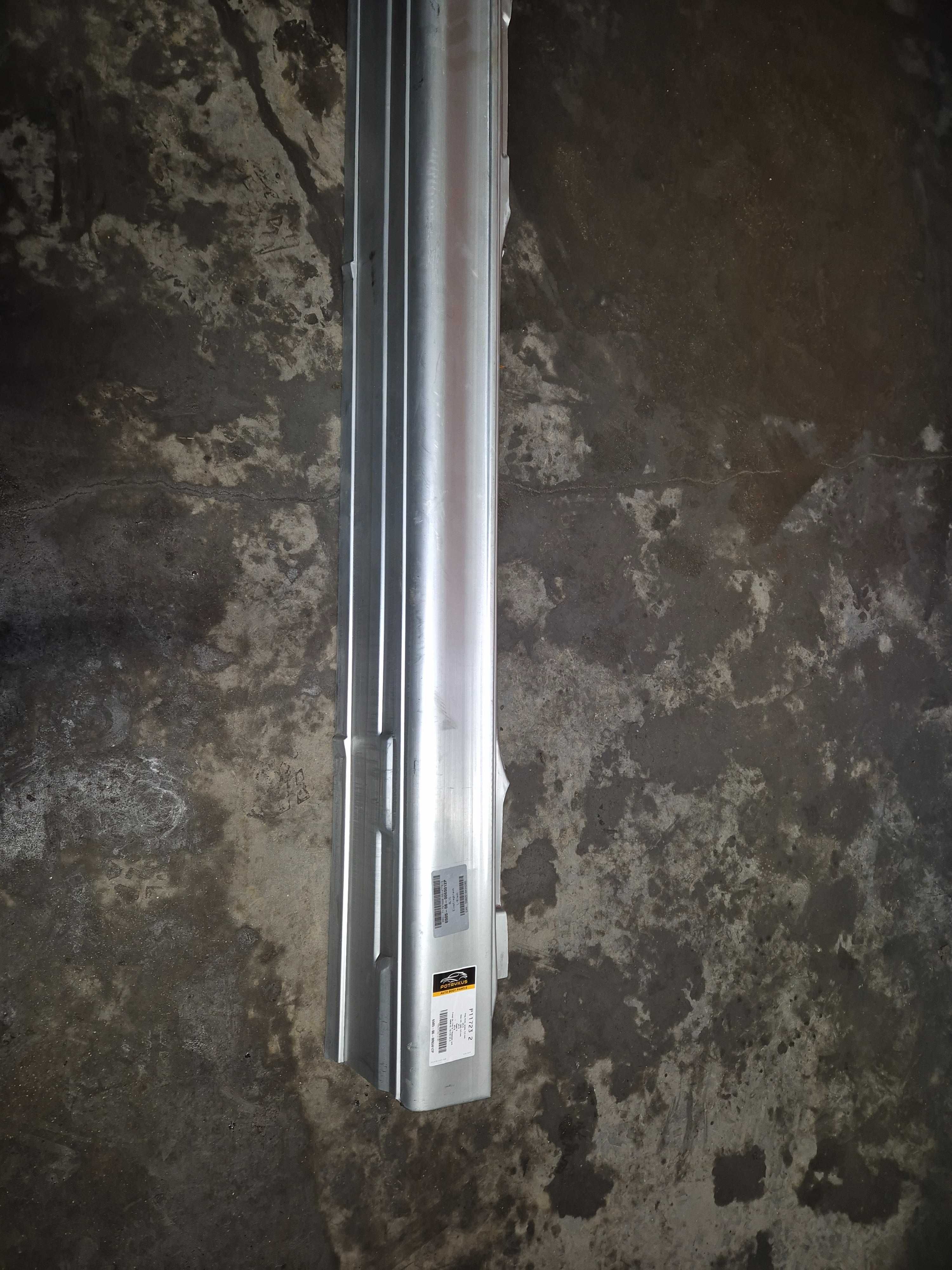 Próg drzwi prawy BMW e39 nowy 0065 bmw 012P
